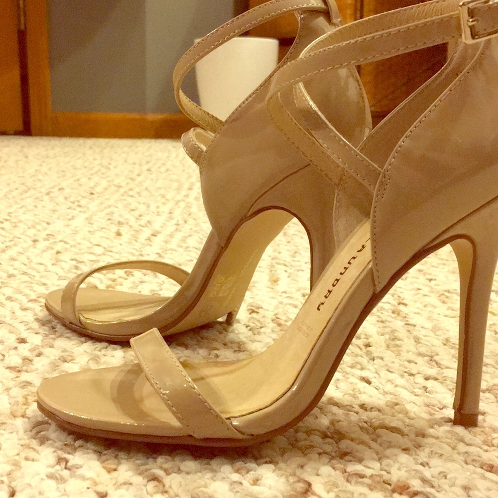 CHINESE LAUNDRY NUDE STRAPPY LEATHER HEEL